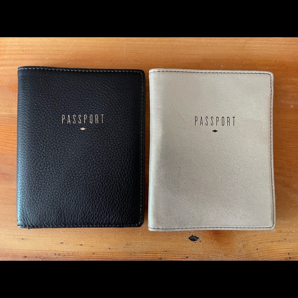 *SOLD* NWT Fossil Passport Case Set!